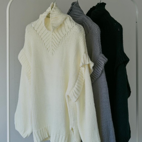 LAST 1! Women's Black Sweater Ruffle Turtleneck boho Soft fuzzy Light - Picture 2 of 6